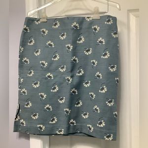 Women’s skirt. 14P. Loft brand. Blue with flowers. Knee length 97% cotton